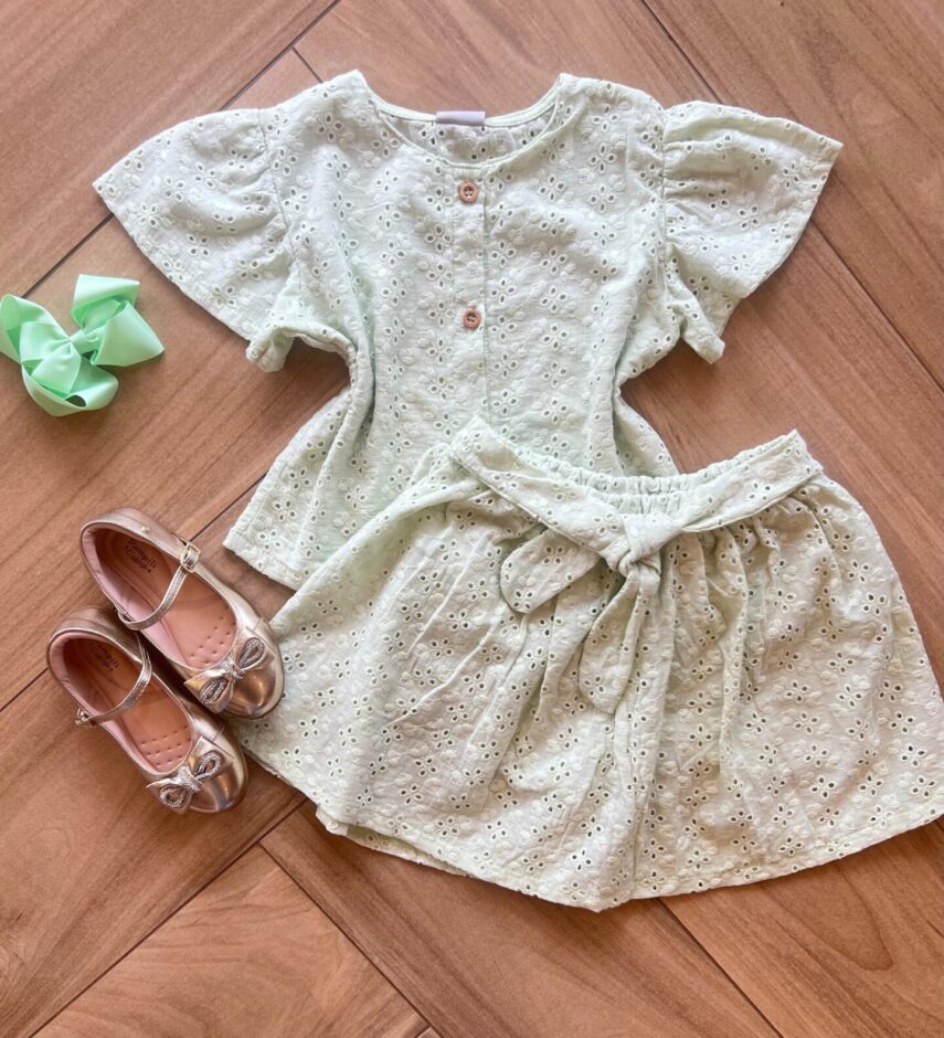 Conjunto Infantil Feminino Blusa Laise e Short Saia Amarração Verde Fernanda Ramos Kids