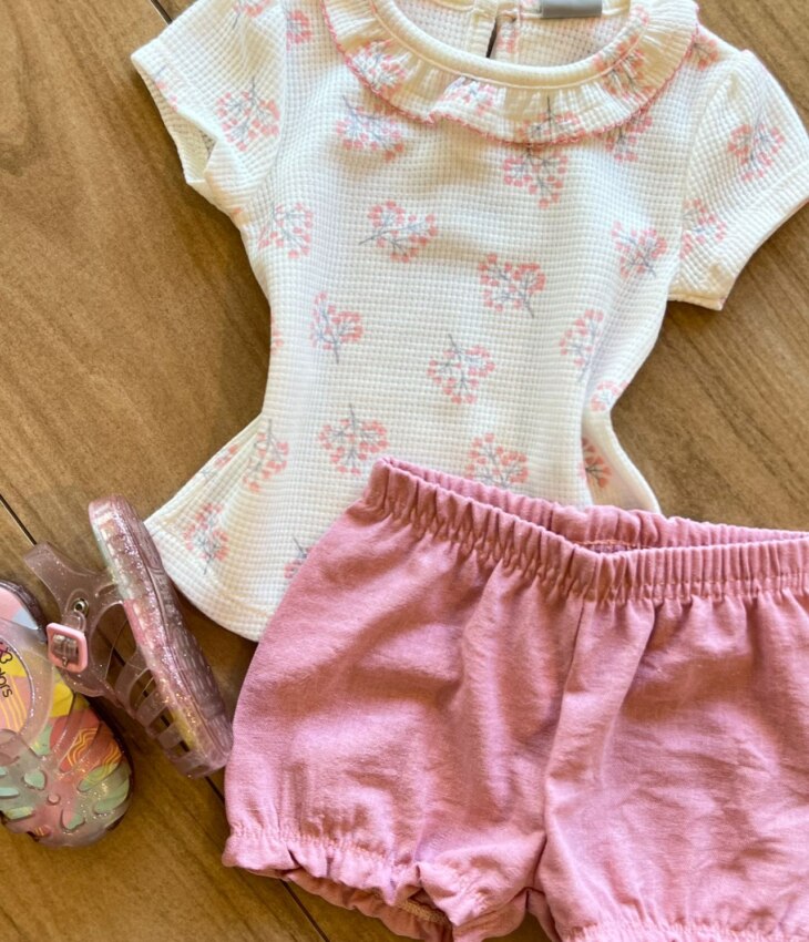 fernandaramoskids com br Conjunto Infantil Feminino Blusa Manga Curta Estampada e Short Rose1