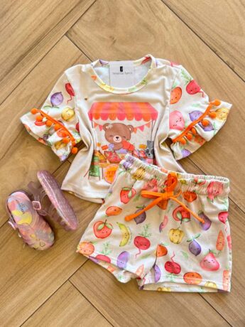 Conjunto Infantil Feminino Blusa Manga Curta Feirinha e Short Estampado Fernanda Ramos Kids