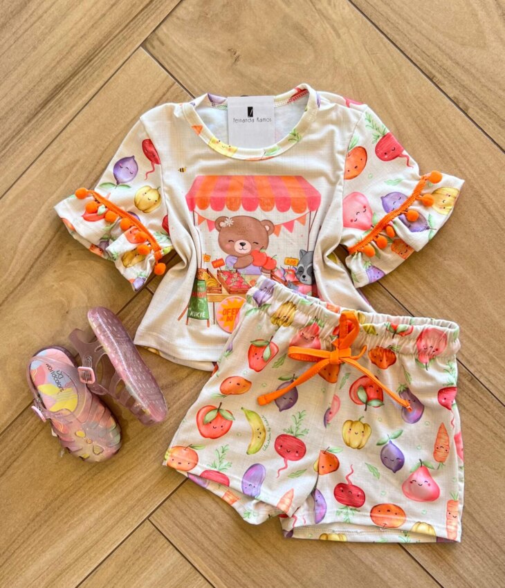 Conjunto Infantil Feminino Blusa Manga Curta Feirinha e Short Estampado Fernanda Ramos Kids