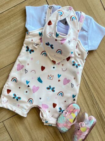 fernandaramoskids com br Conjunto Infantil Feminino Body Branco e Jardineira Estampada Alegre 1