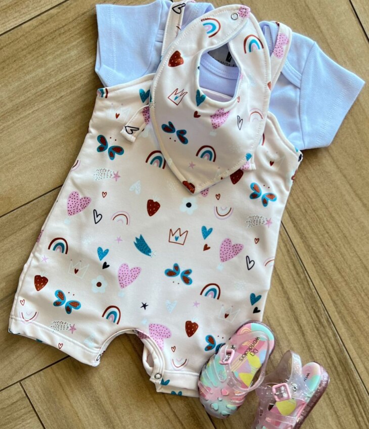fernandaramoskids com br Conjunto Infantil Feminino Body Branco e Jardineira Estampada Alegre 1