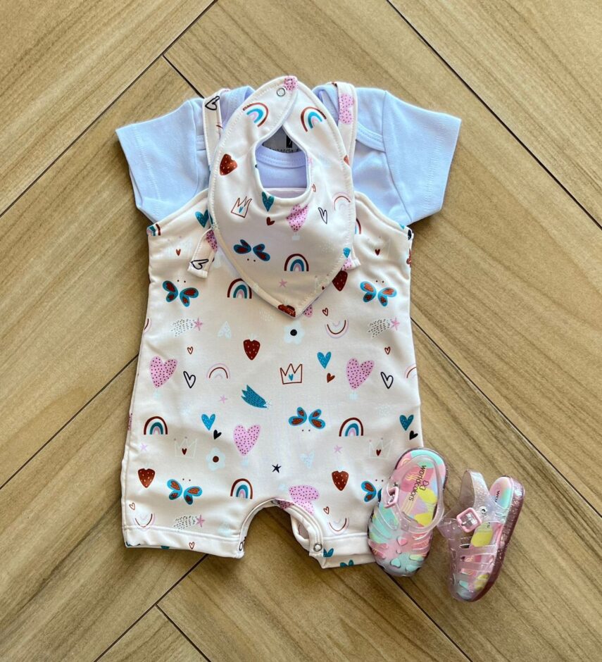 Conjunto Infantil Feminino Body Branco e Jardineira Estampada Alegre Fernanda Ramos Kids