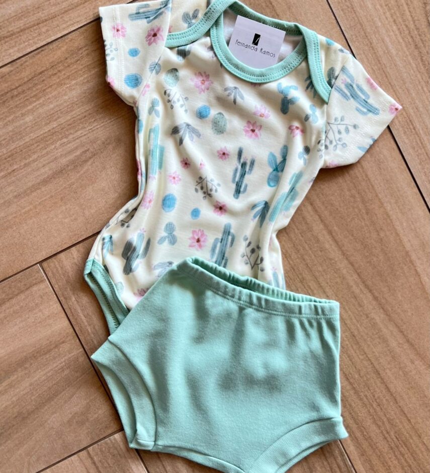 fernandaramoskids com br Conjunto Infantil Feminino Body Cacto e Short Verde 1