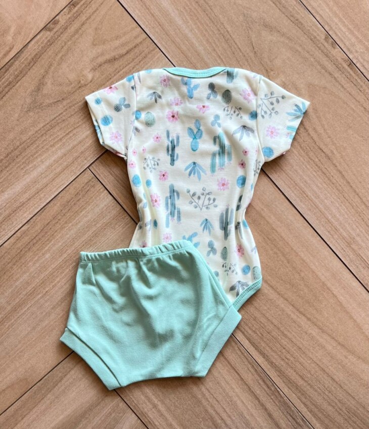 fernandaramoskids com br Conjunto Infantil Feminino Body Cacto e Short Verde 2