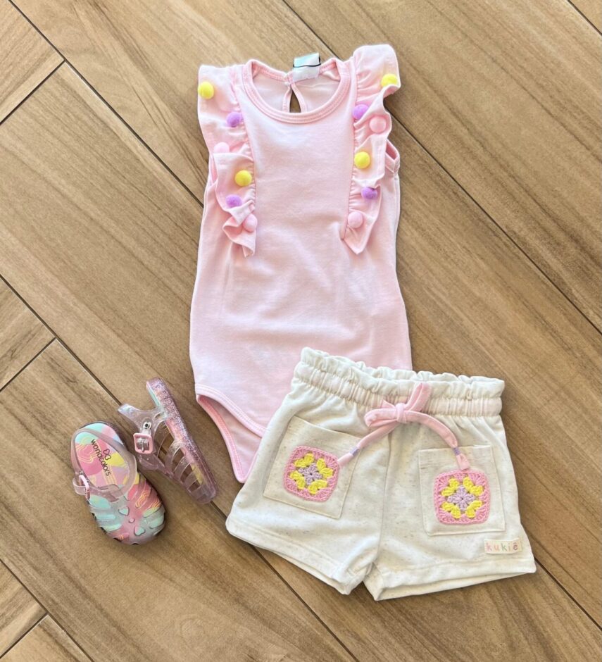 Conjunto Infantil Feminino Body com Pompom e Short Cru Fernanda Ramos Kids
