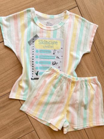 Conjunto Infantil Feminino Pijama Blusa e Short Skincare Cheklist Fernanda ramos kids