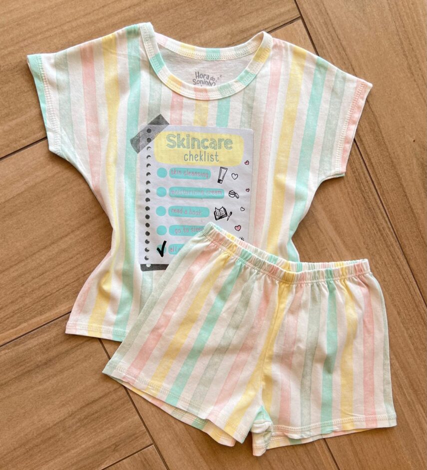 Conjunto Infantil Feminino Pijama Blusa e Short Skincare Cheklist Fernanda ramos kids
