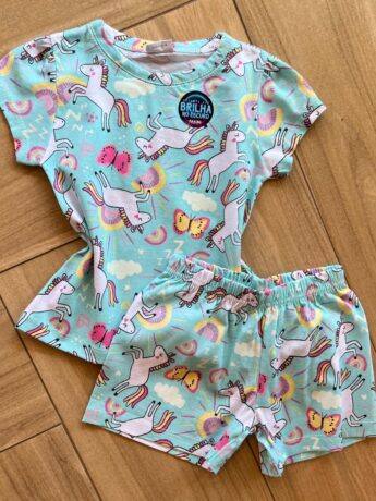Conjunto Infantil Feminino Pijama Blusa e Short Unicórnio Fernanda Ramos Kids