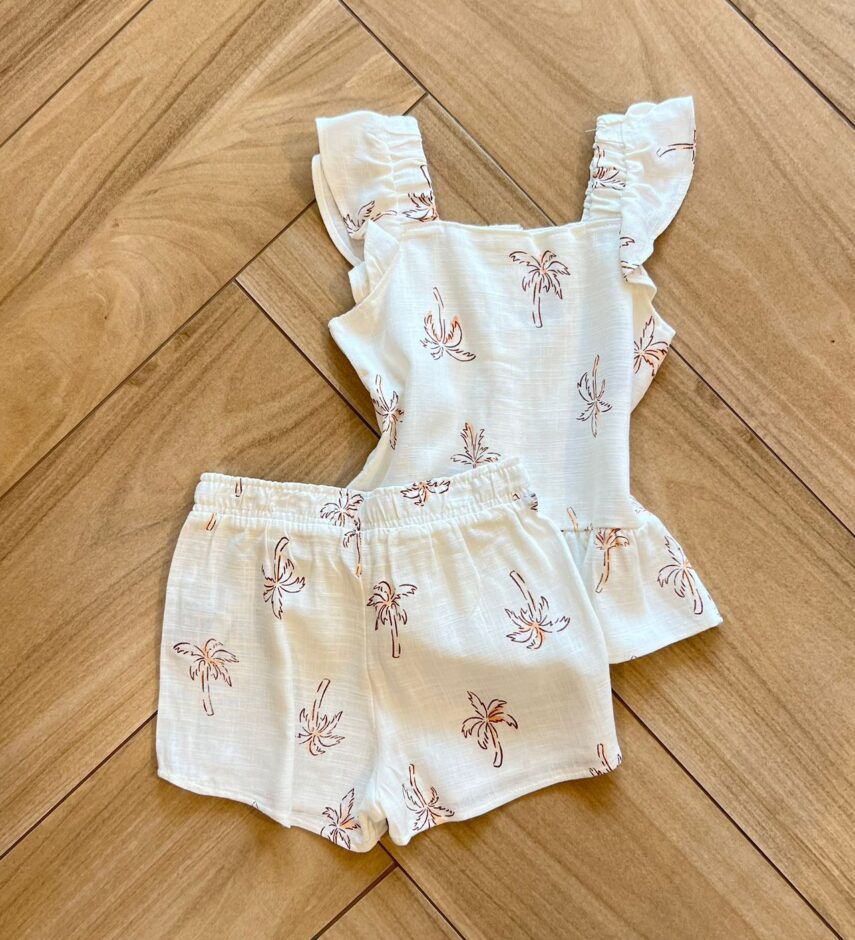Conjunto Infantil Feminino Regata com Botões e Short Estampa Coqueiro Fernanda Ramos Kids