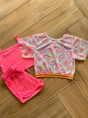 Conjunto Infantil Feminino Top Blusa Boxy e Short Moletom Estampado Conjunto Infantil Feminino Top Blusa Boxy e Short Moletom Estampado da Fernanda Ramos Kids