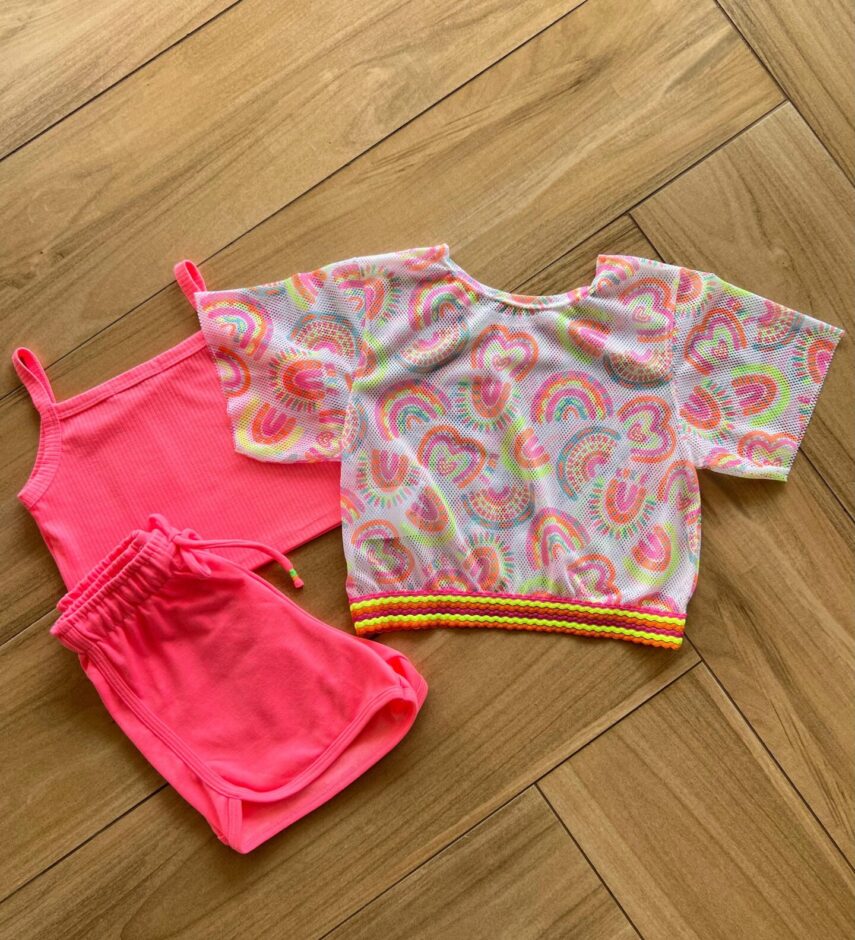 Conjunto Infantil Feminino Top Blusa Boxy e Short Moletom Estampado Conjunto Infantil Feminino Top Blusa Boxy e Short Moletom Estampado da Fernanda Ramos Kids