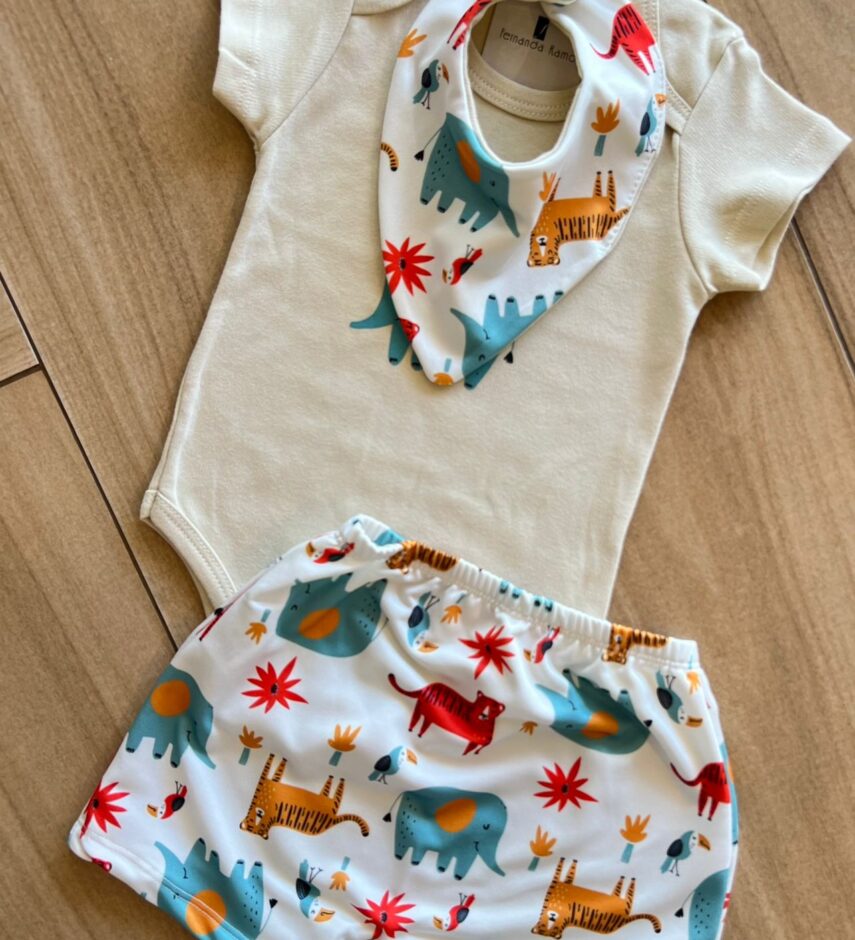 fernandaramoskids com br Conjunto Infantil Masculino 3 Pecas Body Short e Babador Safari 1