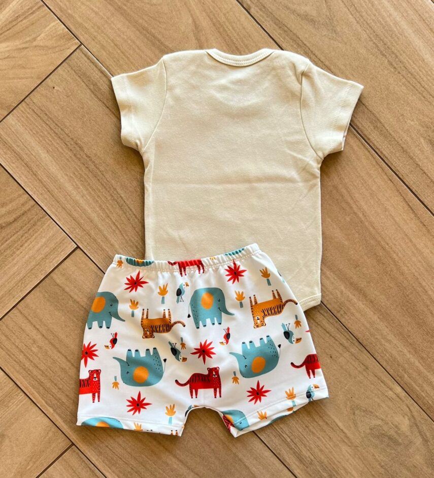 fernandaramoskids com br Conjunto Infantil Masculino 3 Pecas Body Short e Babador Safari 2