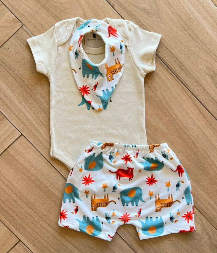 Conjunto Infantil Masculino 3 Pecas Body Short e Babador Safari Fernanda Ramos Kids