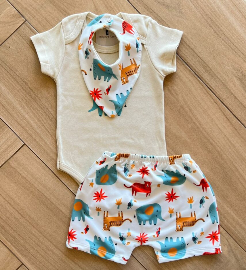 Conjunto Infantil Masculino 3 Pecas Body Short e Babador Safari Fernanda Ramos Kids