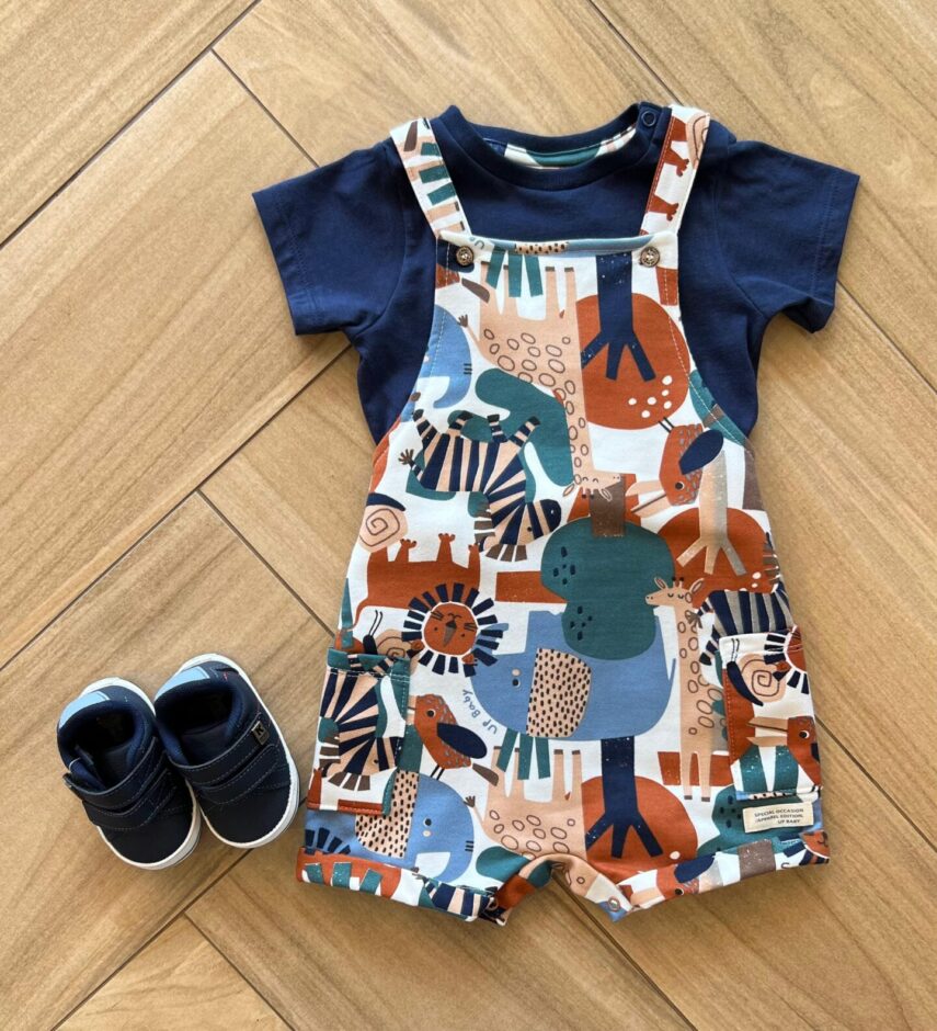 Conjunto Infantil Masculino Body Azul e Jardineira Moletom Estampada Fernanda Ramos Kids
