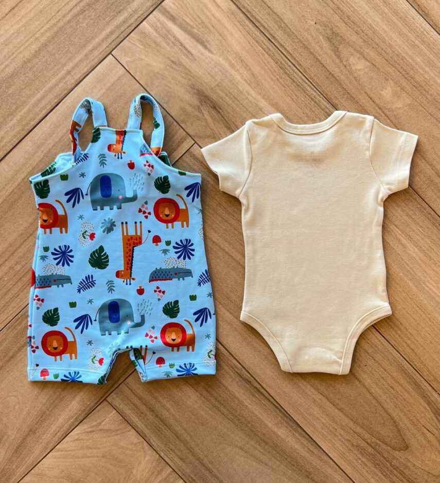 Conjunto Infantil Masculino Body Babador e Jardineira Estampada Azul Fernanda Ramos Kids