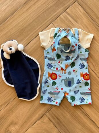 Conjunto Infantil Masculino Body Babador e Jardineira Estampada Azul Fernanda Ramos Kids