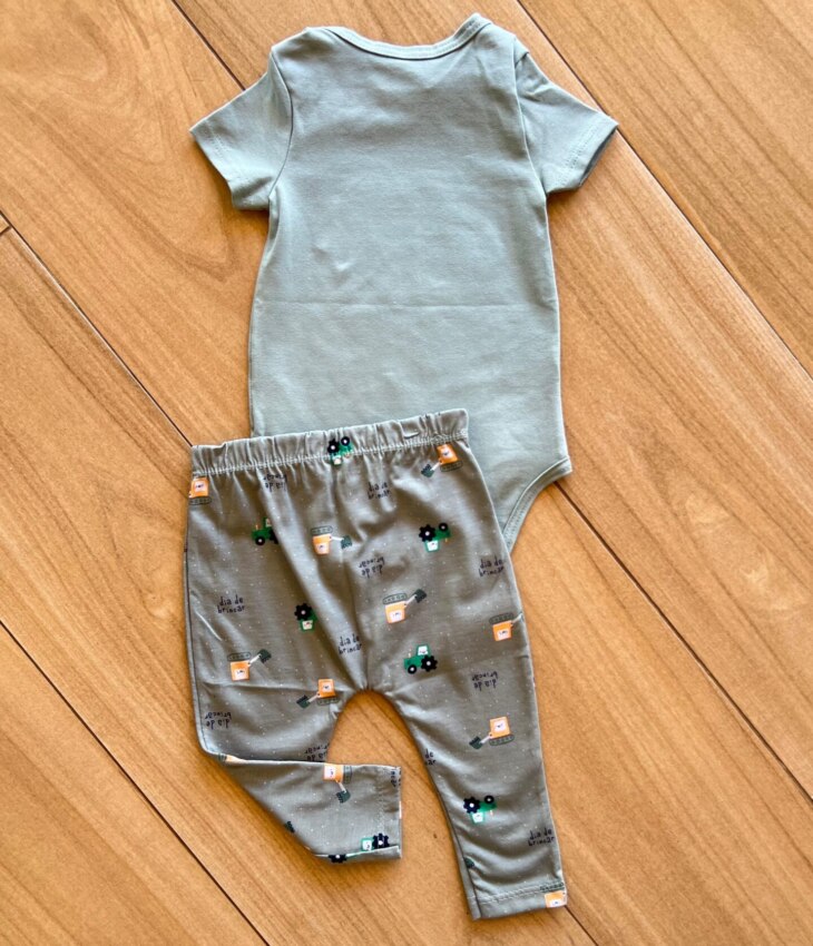 fernandaramoskids com br Conjunto Infantil Masculino Body e Calça Estampa Tratorzinho 2