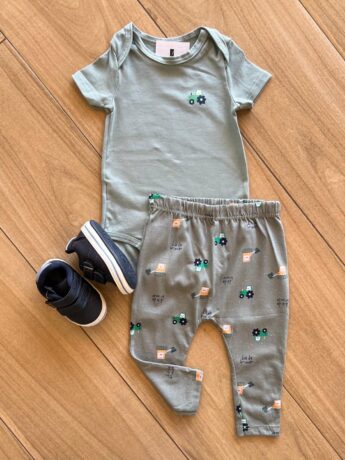 Conjunto Infantil Masculino Body e Calça Estampa Tratorzinho Fernanda Ramos Kids