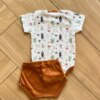 fernandaramoskids com br Conjunto Infantil Masculino Body Estampado e Short Caramelo2