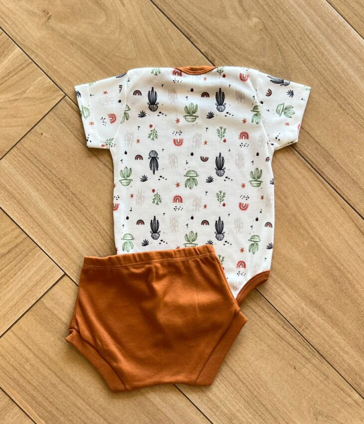fernandaramoskids com br Conjunto Infantil Masculino Body Estampado e Short Caramelo2