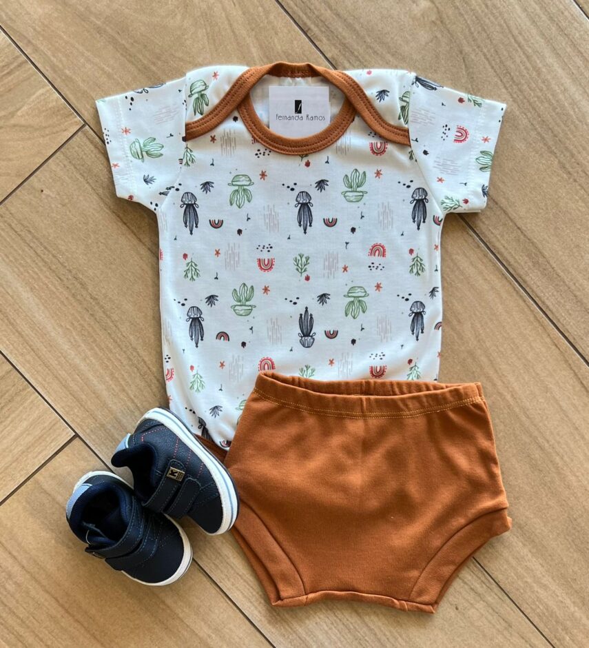 Conjunto Infantil Masculino Body Estampado e Short Caramelo Fernanda Ramos Kids