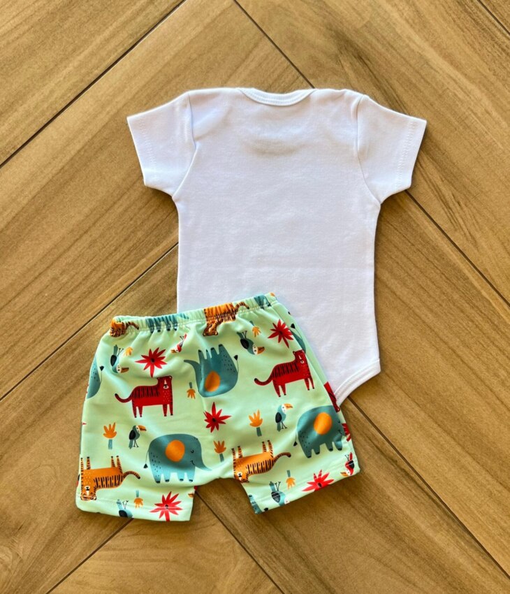 Conjunto Infantil Masculino Body Manga Curta com Babador e Bermuda Fernanda Ramos Kids
