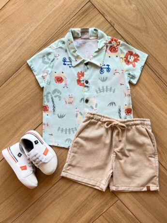 Conjunto Infantil Masculino Camisa Verde Estampada e Bermuda Cru Fernanda Ramos Kids