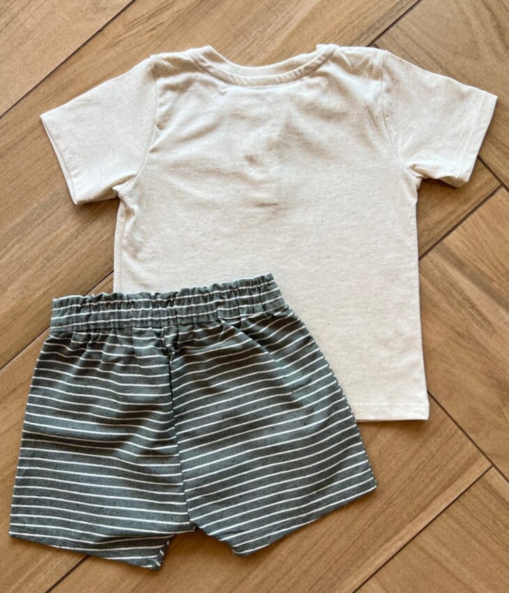 fernandaramoskids com br Conjunto Infantil Masculino Camiseta Bege Bermuda Listrada 2