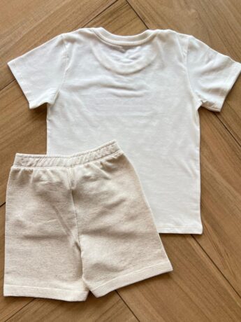 Conjunto Infantil Masculino Camiseta Believe e Bermuda Cru com Bolso Fernanda Ramos Kids