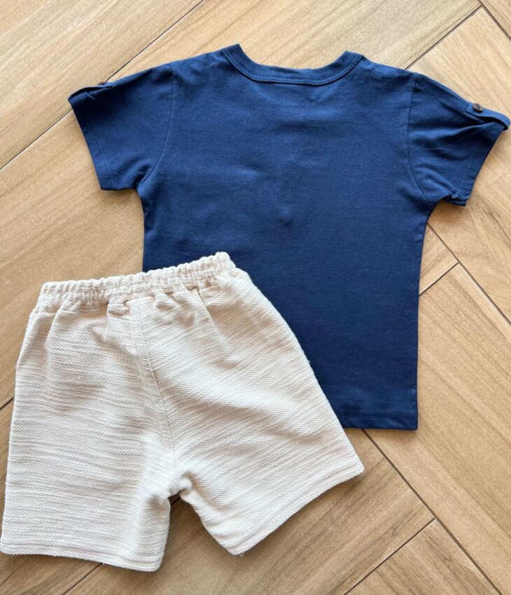 fernandaramoskids com br Conjunto Infantil Masculino Camiseta Bermuda com Detalhe em Botões 2