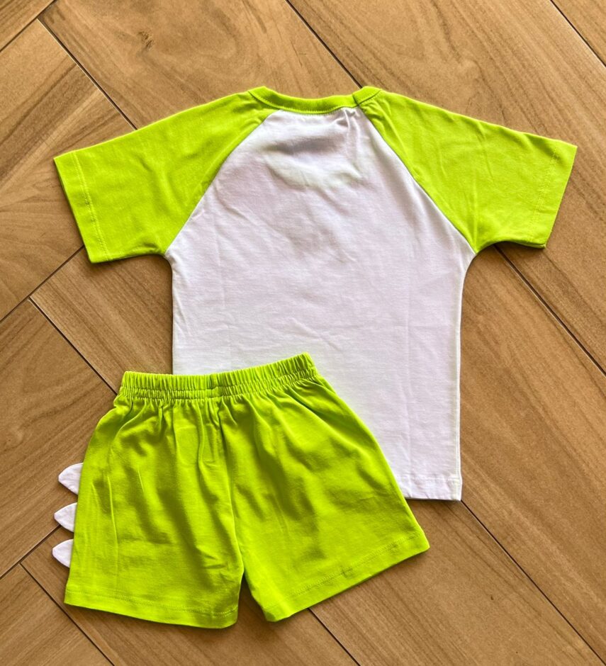 fernandaramoskids com br Conjunto Infantil Masculino Camiseta Dino e Bermuda Verde Lima2