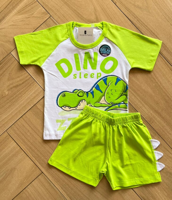 Conjunto Infantil Masculino Camiseta Dino e Bermuda Verde Lima Fernanda Ramos Kids