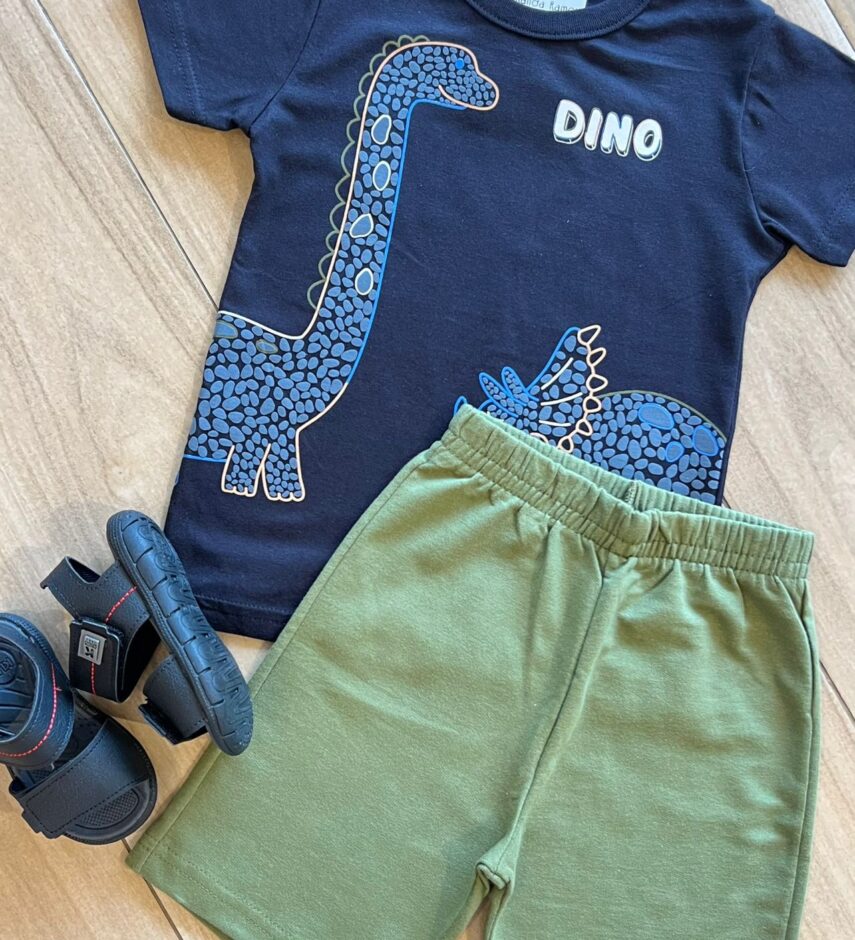 fernandaramoskids com br Conjunto Infantil Masculino Camiseta Dino e Bermuda Verde Musgo 1
