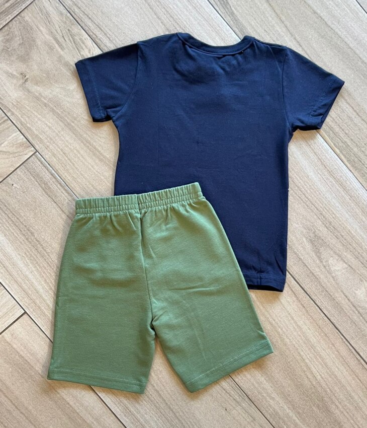 fernandaramoskids com br Conjunto Infantil Masculino Camiseta Dino e Bermuda Verde Musgo 2