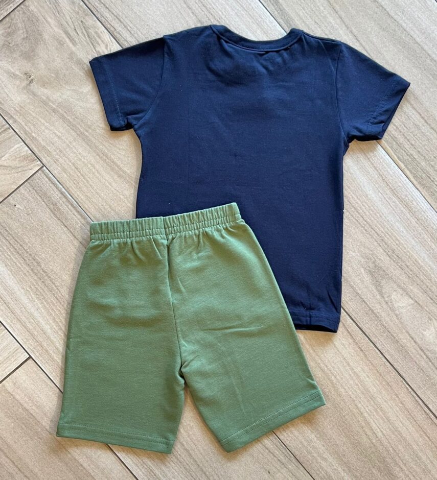 fernandaramoskids com br Conjunto Infantil Masculino Camiseta Dino e Bermuda Verde Musgo 2