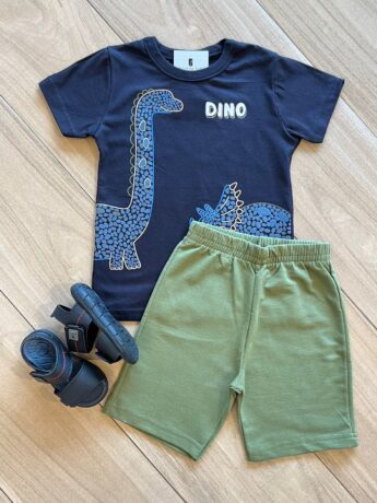 Conjunto Infantil Masculino Camiseta Dino e Bermuda Verde Musgo Fernanda Ramos Kids