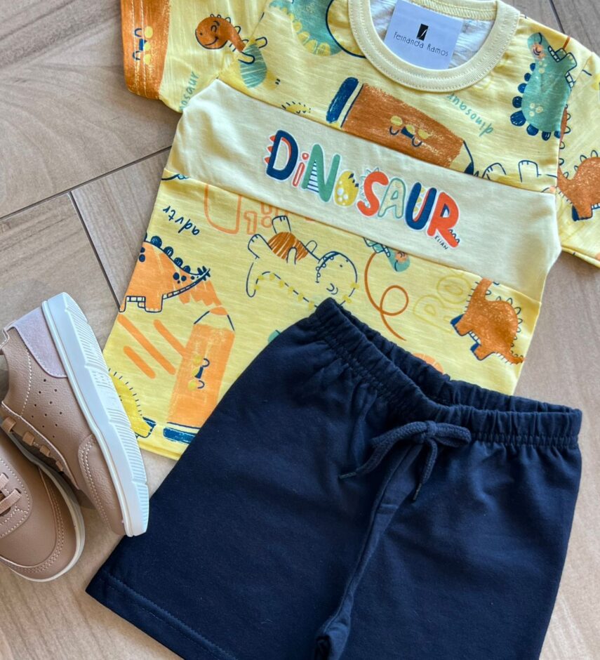 fernandaramoskids com br Conjunto Infantil Masculino Camiseta Dinosaur e Bermuda Preta 1