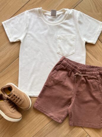 Conjunto Infantil Masculino Camiseta Off White e Bermuda Marrom Fernanda Ramos Kids