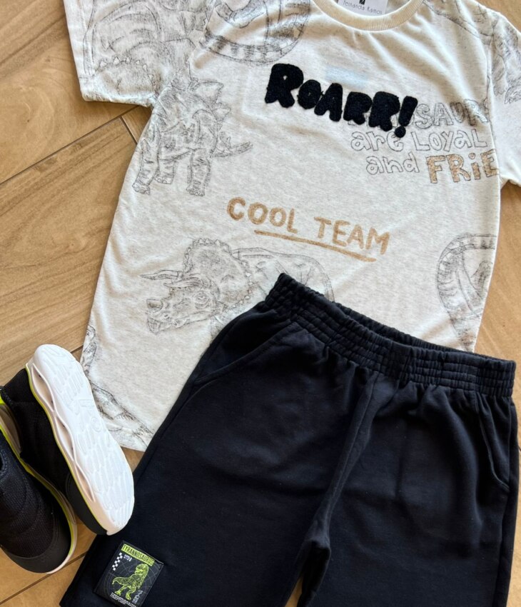 fernandaramoskids com br Conjunto Infantil Masculino Camiseta Roarr e Bermuda Preta1