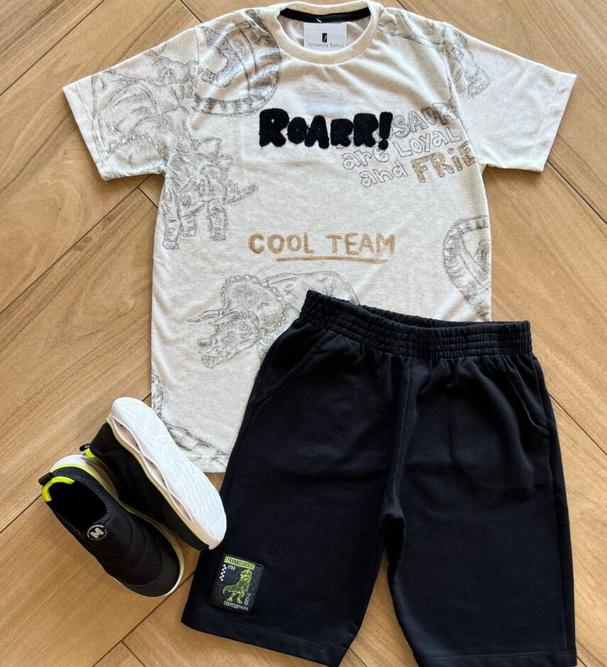 Conjunto Infantil Masculino Camiseta Roarr e Bermuda Preta Fernanda Ramos Kids