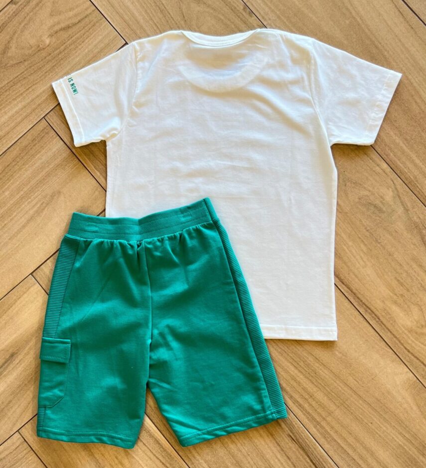 Conjunto Infantil Masculino Camiseta The Future e Bermuda Verde Fernanda Ramos Kids