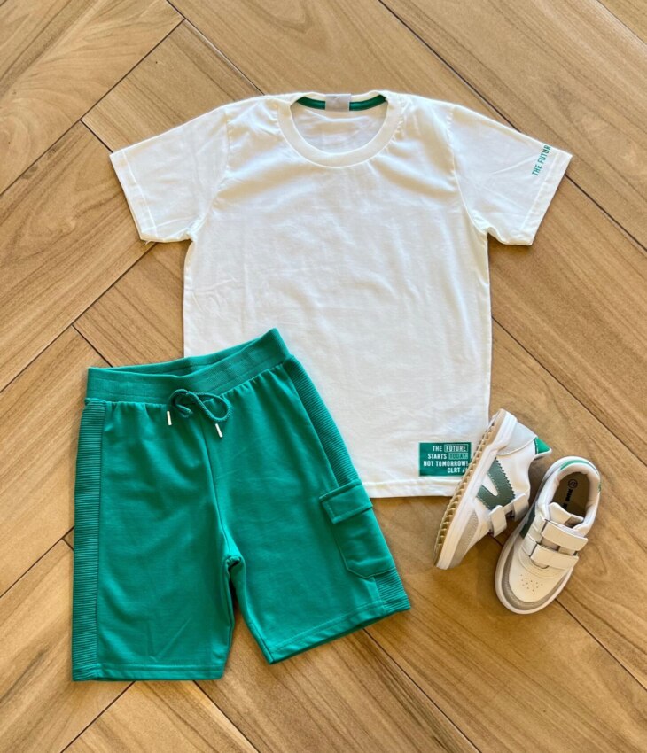 Conjunto Infantil Masculino Camiseta The Future e Bermuda Verde Fernanda Ramos Kids