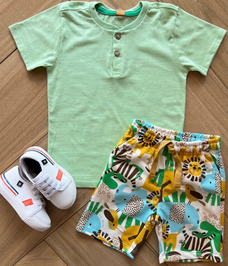 Conjunto Infantil Masculino Camiseta Verde e Bermuda Estampada Fernanda Ramos Kids