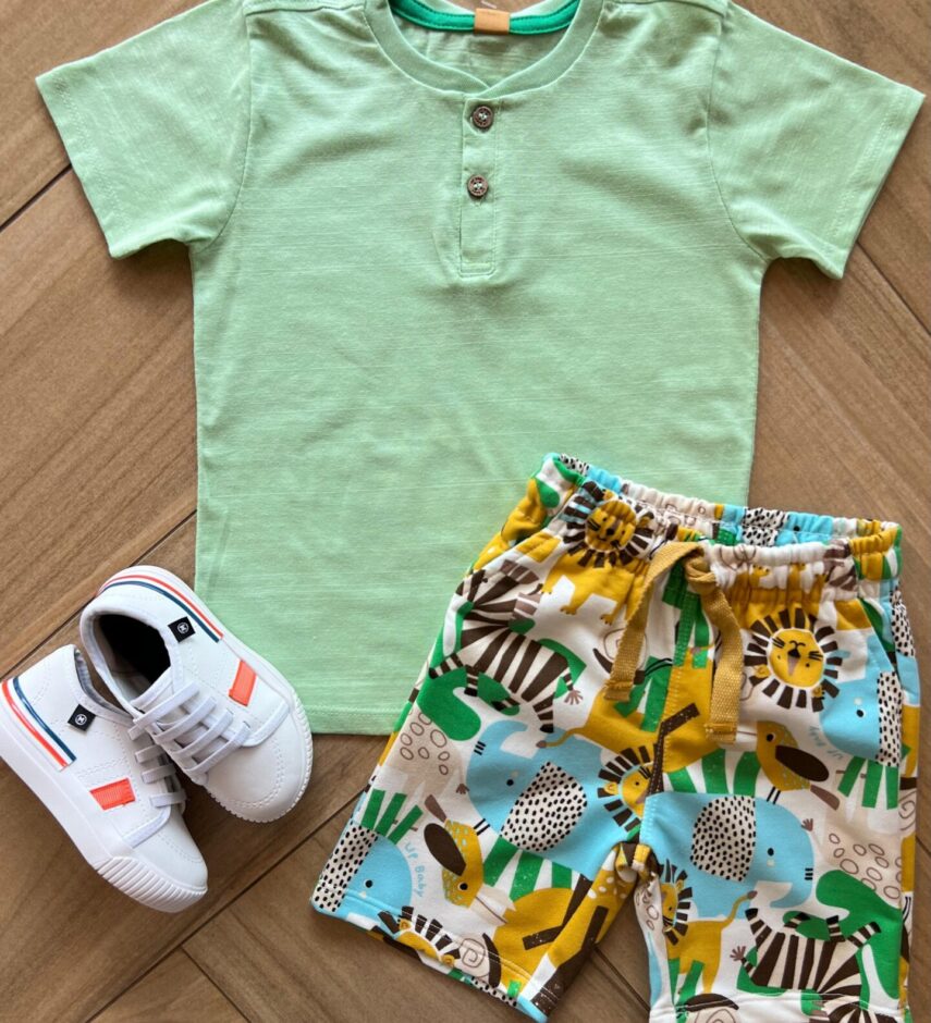 Conjunto Infantil Masculino Camiseta Verde e Bermuda Estampada Fernanda Ramos Kids