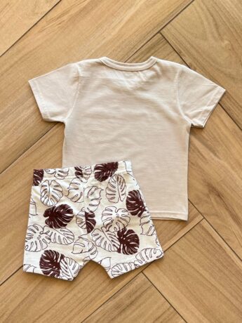 Conjunto Infantil Masculino Camiseta Bege Hello e Bermuda Estampada Fernanda Ramos Kids
