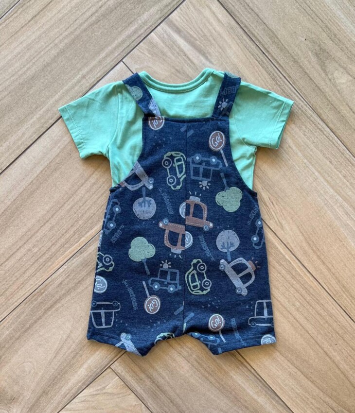 Conjunto Infantil Masculino Camiseta Verde e Jardineira Beep Estampada Fernanda Ramos Kids