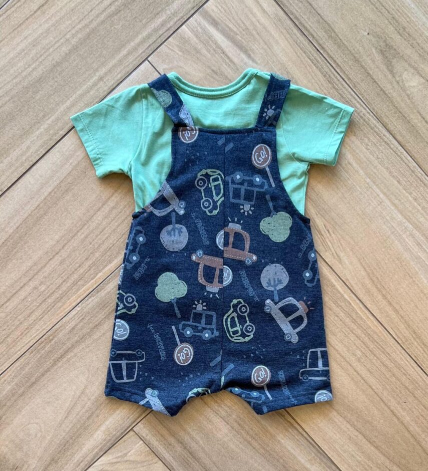 Conjunto Infantil Masculino Camiseta Verde e Jardineira Beep Estampada Fernanda Ramos Kids